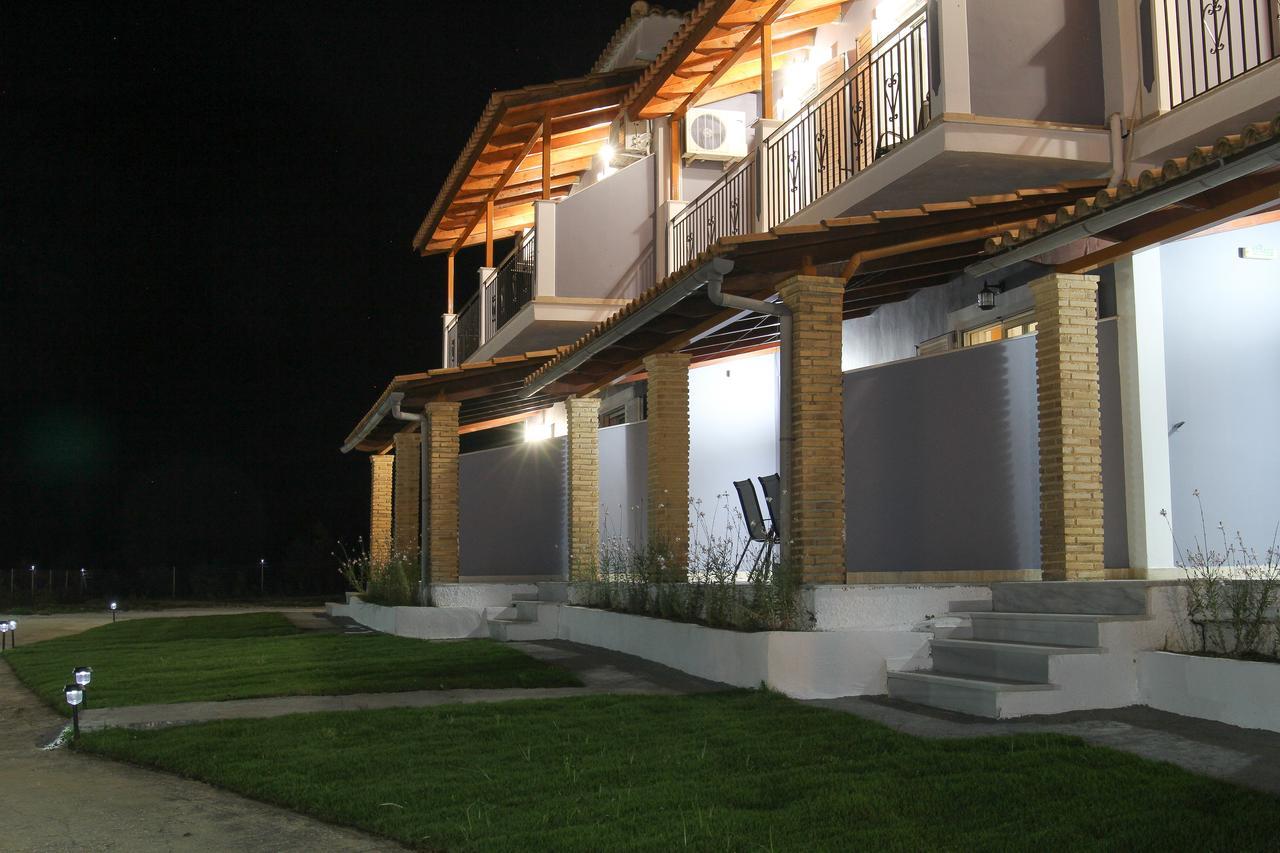 Seablue Houses Tragaki Exterior photo